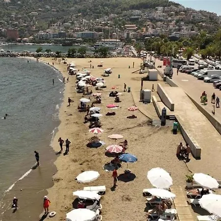 Stylish In Yekta Royal Club Apartment